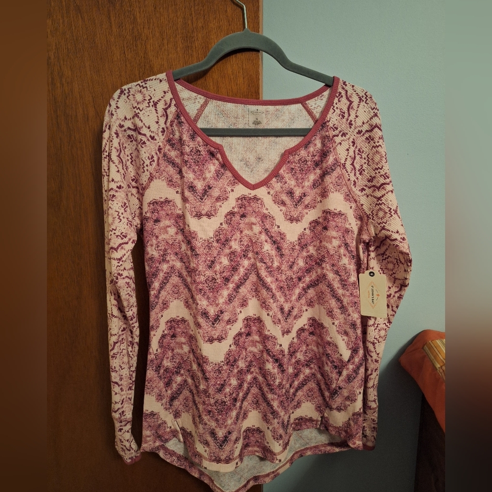 Final Price* St. John's NWT Women's Bay Pink and Cream Long Sleeve Top Size L